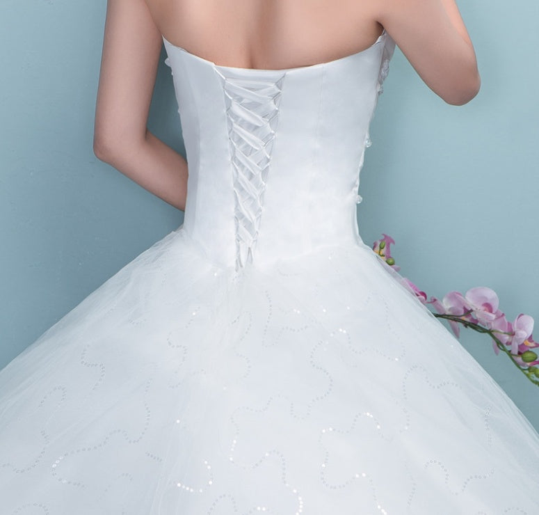 Wedding dress new large tail